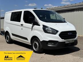 FORD TRANSIT CUSTOM 2019 (69) at Iver Van Sales Iver