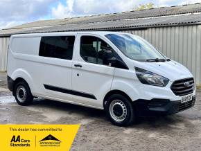 FORD TRANSIT CUSTOM 2019 (69) at Iver Van Sales Iver