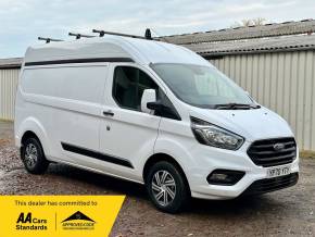 FORD TRANSIT CUSTOM 2020 (70) at Iver Van Sales Iver