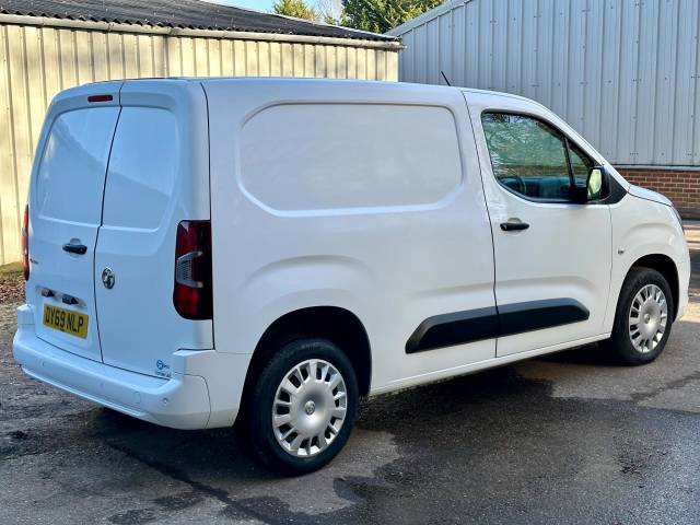 2020 Vauxhall Combo Combo 1.5 Turbo D 2300 Sportive Panel Van 4dr Diesel Manual L1 H1 Euro 6 (s/s) (100 ps)