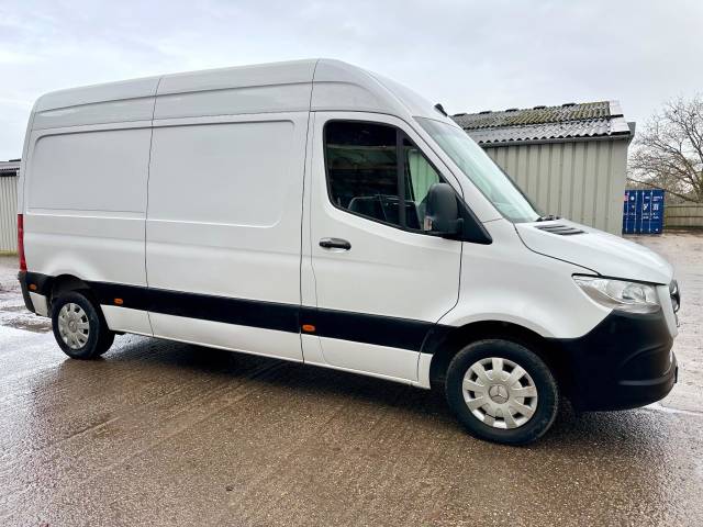 2023 Mercedes-Benz Sprinter Sprinter 2.0 315 CDI Premium FWD L2 H2 Euro 6 (s/s) 5dr