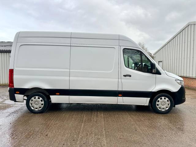 2023 Mercedes-Benz Sprinter Sprinter 2.0 315 CDI Premium FWD L2 H2 Euro 6 (s/s) 5dr