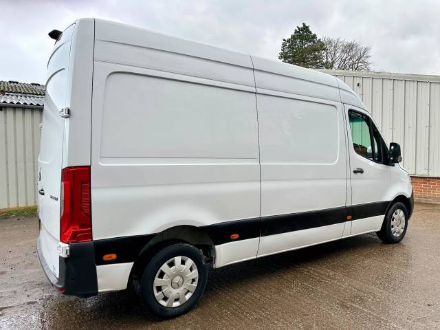 2023 Mercedes-Benz Sprinter Sprinter 2.0 315 CDI Premium FWD L2 H2 Euro 6 (s/s) 5dr