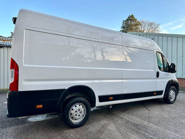 2022 Peugeot Boxer 2.2 BlueHDi 435 Professional L4 H2 Euro 6 (s/s) 5dr