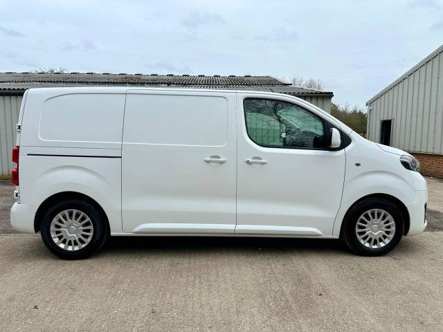 2018 Toyota Proace 1.6D Comfort Medium Panel Van MWB Euro 6 (s/s) 6dr