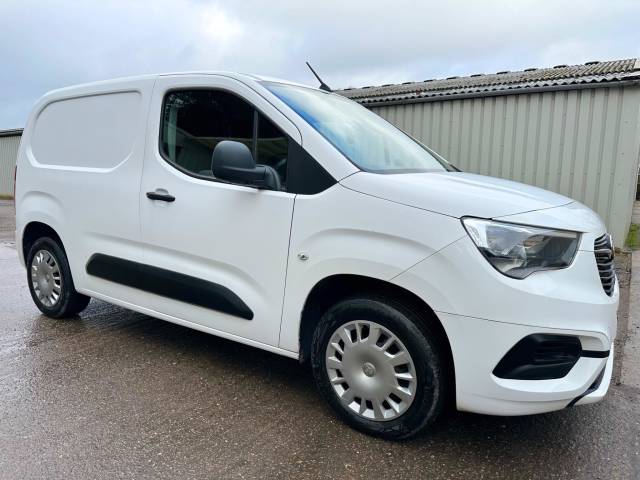 2019 Vauxhall Combo 1.6 Turbo D 2000 Sportive L1 H1 Euro 6 (s/s) 4dr