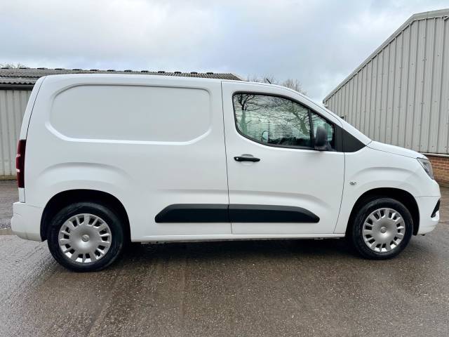2019 Vauxhall Combo 1.6 Turbo D 2000 Sportive L1 H1 Euro 6 (s/s) 4dr