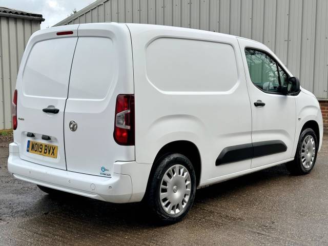 2019 Vauxhall Combo 1.6 Turbo D 2000 Sportive L1 H1 Euro 6 (s/s) 4dr