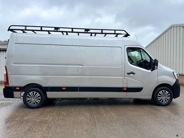 2020 Renault Master 2.3 dCi 35 Business+ FWD LWB Medium Roof Euro 6 4dr