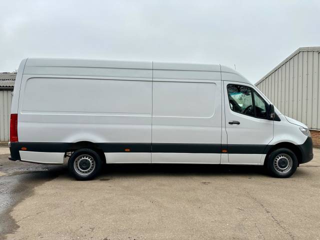 2022 Mercedes-Benz Sprinter 2.0 315 CDI Progressive RWD L3 H2 Euro 6 (s/s) 5dr