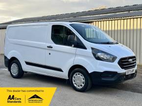 FORD TRANSIT CUSTOM at Iver Van Sales Iver
