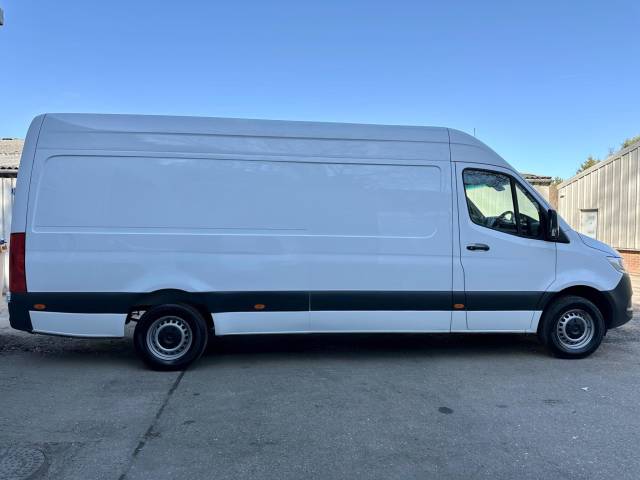 2023 Mercedes-Benz Sprinter 2.0 315 CDI Progressive RWD L3 H2 Euro 6 (s/s) 5dr
