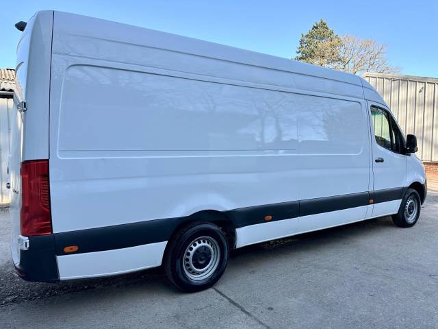 2023 Mercedes-Benz Sprinter 2.0 315 CDI Progressive RWD L3 H2 Euro 6 (s/s) 5dr