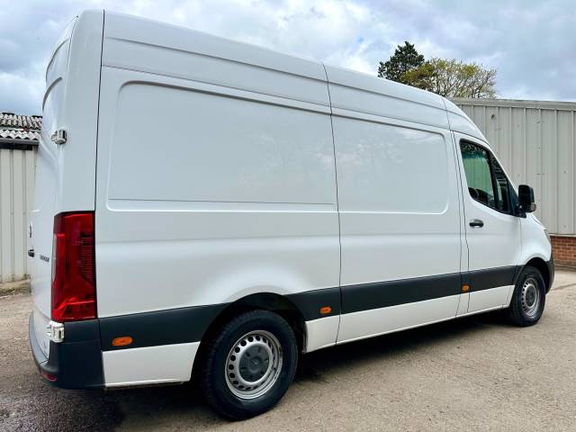 2021 Mercedes-Benz Sprinter 2.0 315 CDI Progressive RWD L2 H2 Euro 6 (s/s) 5dr