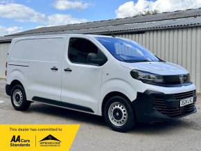 VAUXHALL VIVARO at Iver Van Sales Iver