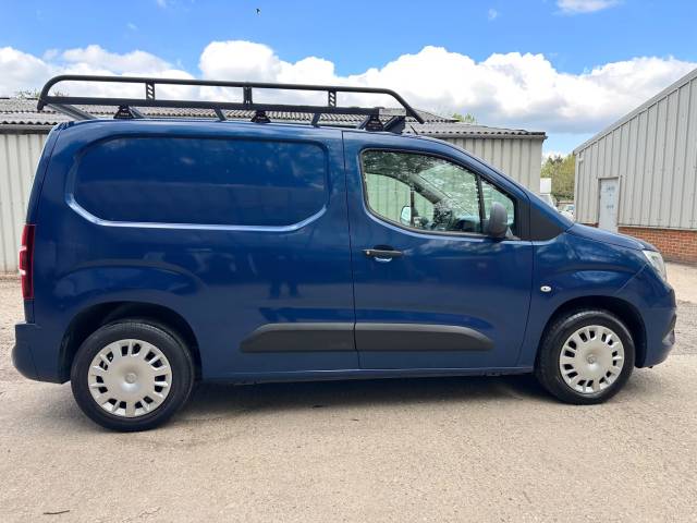 2019 Vauxhall Combo 1.6 Turbo D 2000 Sportive L1 H1 Euro 6 (s/s) 4dr