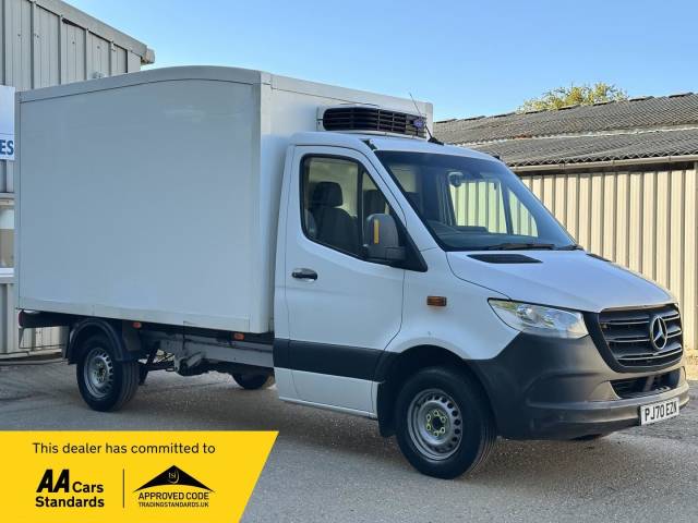 Mercedes-Benz Sprinter 2.0 315 CDI Progressive Chassis Cab 2dr Diesel G-Tronic RWD L2 Euro 6 (s/s) (150 ps) Chassis Cab Diesel White