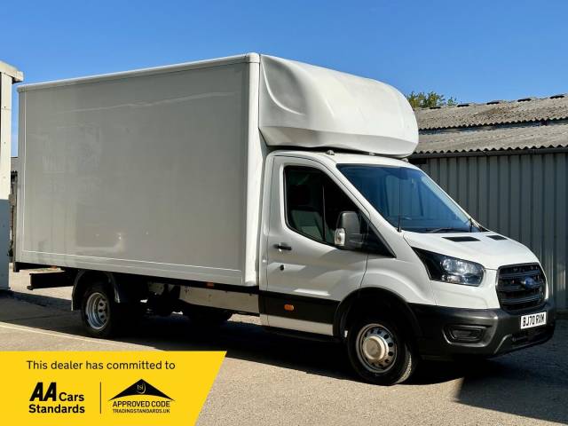 Ford Transit 2.0 350 EcoBlue HD Leader Chassis Cab 2dr Diesel Manual RWD L4 Euro 6 (s/s) (DRW) (130 ps) Luton Diesel White