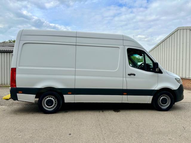 2021 Mercedes-Benz Sprinter 2.0 317 CDI Progressive RWD L2 H2 Euro 6 (s/s) 5dr