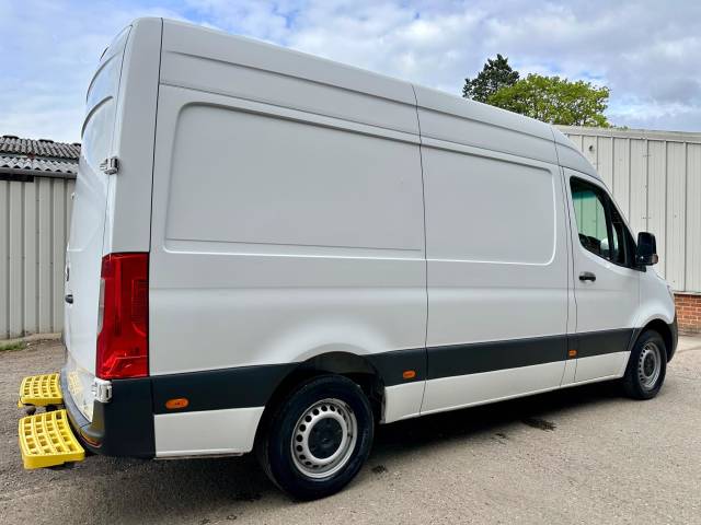 2021 Mercedes-Benz Sprinter 2.0 317 CDI Progressive RWD L2 H2 Euro 6 (s/s) 5dr