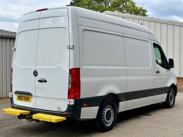 2021 Mercedes-Benz Sprinter 2.0 317 CDI Progressive RWD L2 H2 Euro 6 (s/s) 5dr