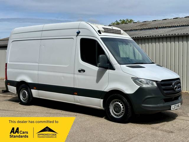 Mercedes-Benz Sprinter 2.0 315 CDI Progressive RWD L2 H2 Euro 6 (s/s) 5dr Temperature Controlled Diesel White