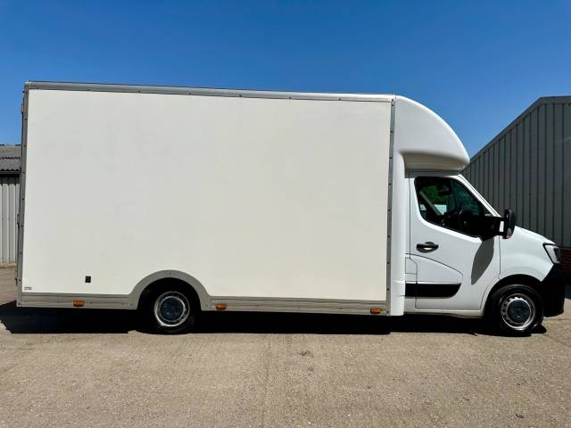 2021 Renault Master 2.3 dCi 35 Business Platform Cab FWD LWB Euro 6 2dr