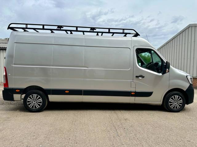 2020 Renault Master 2.3 dCi 35 Business+ FWD LWB Medium Roof Euro 6 4dr