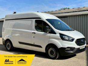 FORD TRANSIT CUSTOM at Iver Van Sales Iver