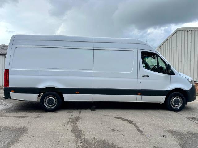 2021 Mercedes-Benz Sprinter 2.0 315 CDI Progressive Panel Van 5dr Diesel Manual RWD L3 H2 Euro 6 (s/s) (150 ps)