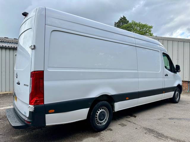 2021 Mercedes-Benz Sprinter 2.0 315 CDI Progressive Panel Van 5dr Diesel Manual RWD L3 H2 Euro 6 (s/s) (150 ps)