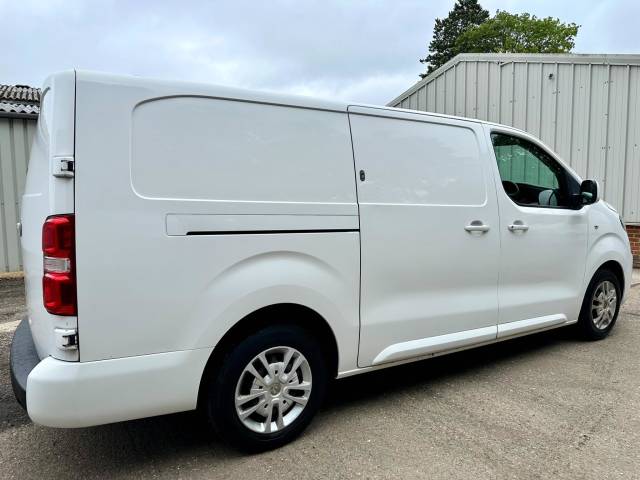 2019 Vauxhall Vivaro 2.0 Turbo D 3100 Sportive L2 H1 Euro 6 (s/s) 5dr