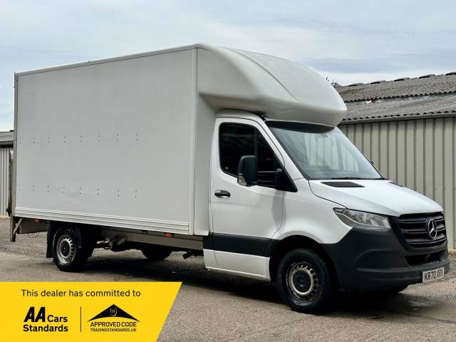 Mercedes-Benz Sprinter 2.1 316 CDI Progressive RWD L3 Euro 6 (s/s) 2dr Luton Diesel White
