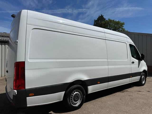 2023 Mercedes-Benz Sprinter 2.0 315 CDI Progressive RWD L3 H2 Euro 6 (s/s) 5dr