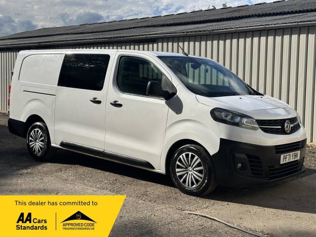 Vauxhall Vivaro 2.0 Turbo D 3100 Dynamic Crew Van L2 H1 Euro 6 (s/s) 5dr Combi Van Diesel White