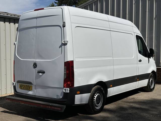 2021 Mercedes-Benz Sprinter 2.0 315 CDI Progressive RWD L2 H2 Euro 6 (s/s) 5dr