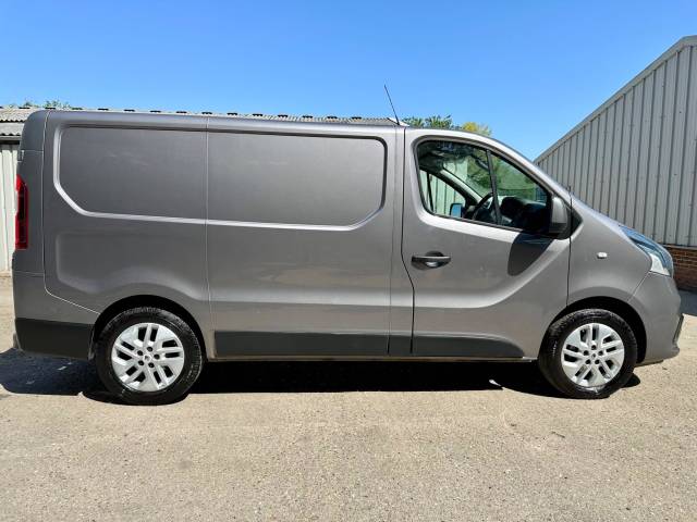 2019 Renault Trafic 1.6 dCi ENERGY 27 Sport Nav SWB Standard Roof Euro 6 (s/s) 5dr